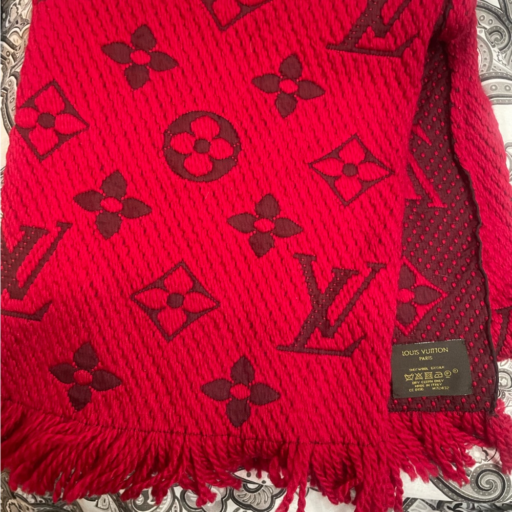 Louis Vuitton red reversible scarf - Picture 3 of 3